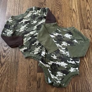 Garanimals camouflage long sleeve bodysuits, size 18M